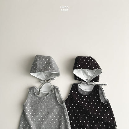 Polka dot bonnet