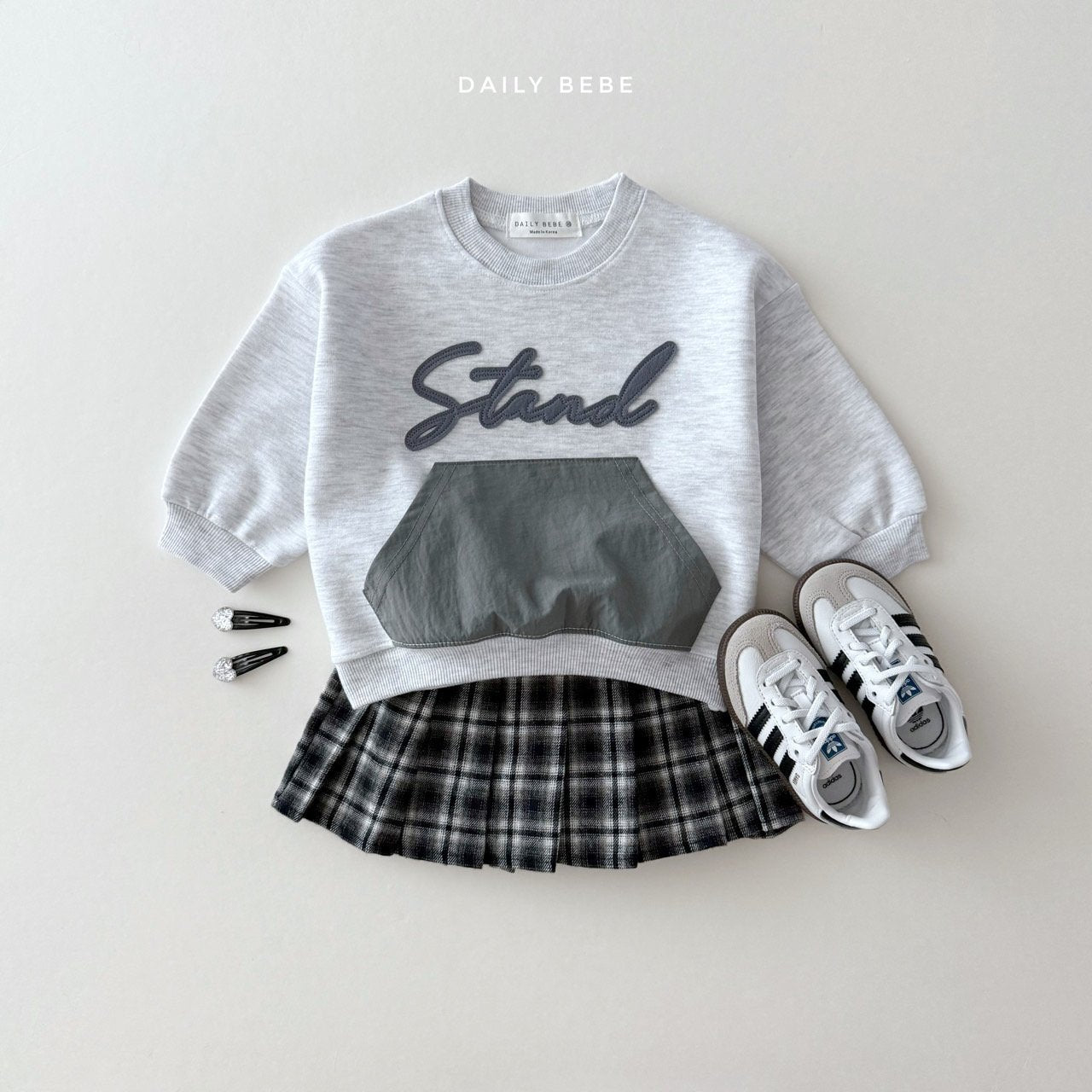 Rustling pocket sweatshirt