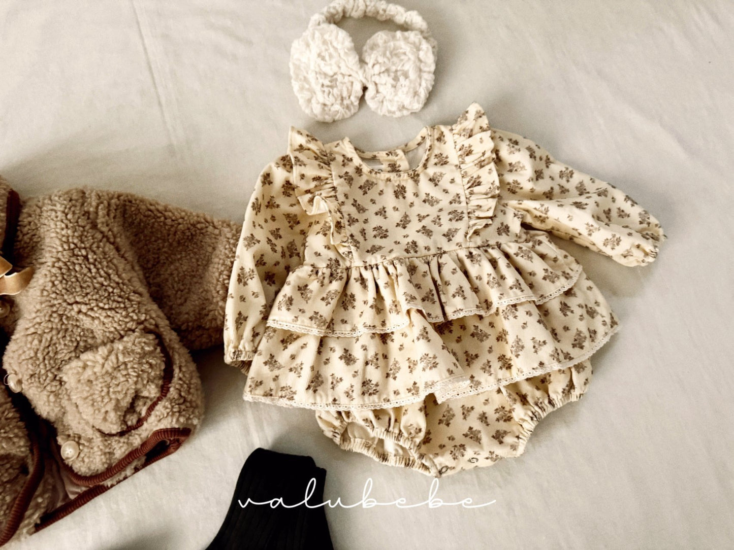 Boen frill suit