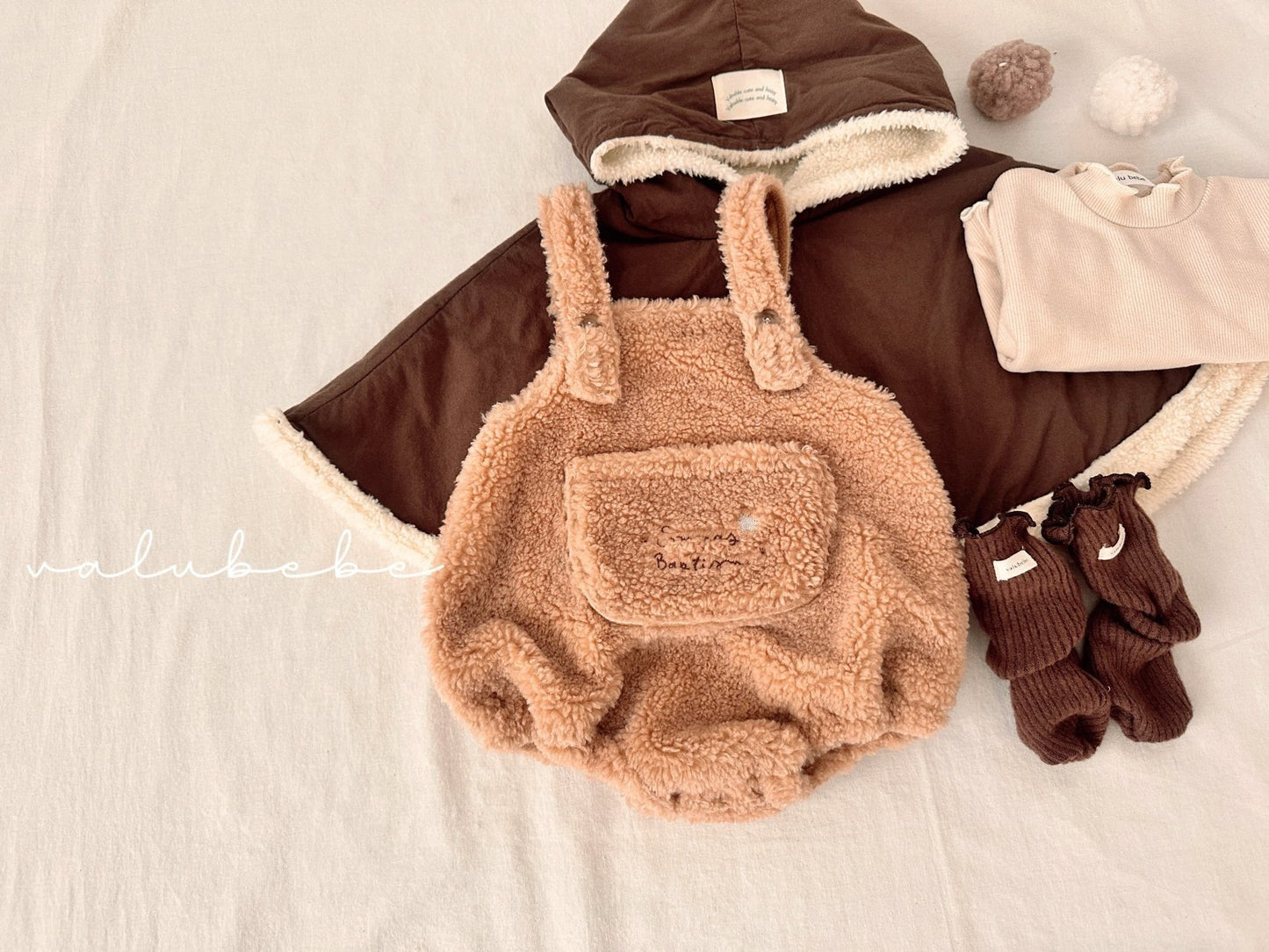 Dumble hooded cape