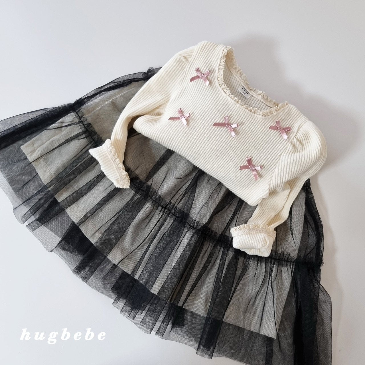 Lace ribbon top