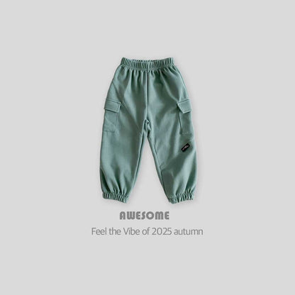 Diagonal cut cargo pants