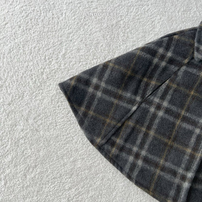 Check cape jacket