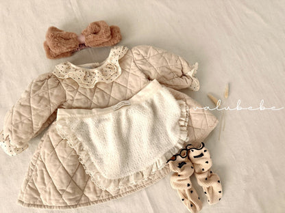Dot collar quilted dress