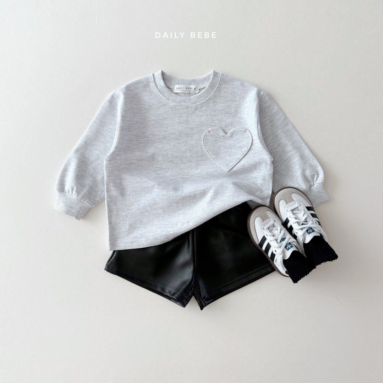 Heart pocket top