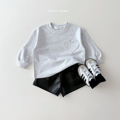 Heart pocket top