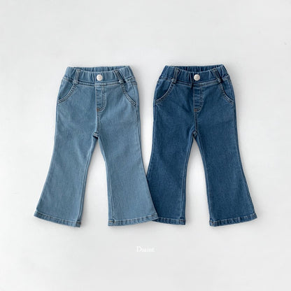 Pretty bootcut pants
