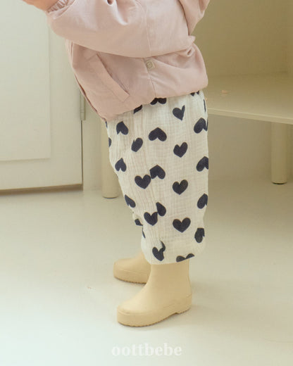 Veggie heart bear print pants