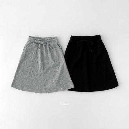 Long slit skirt