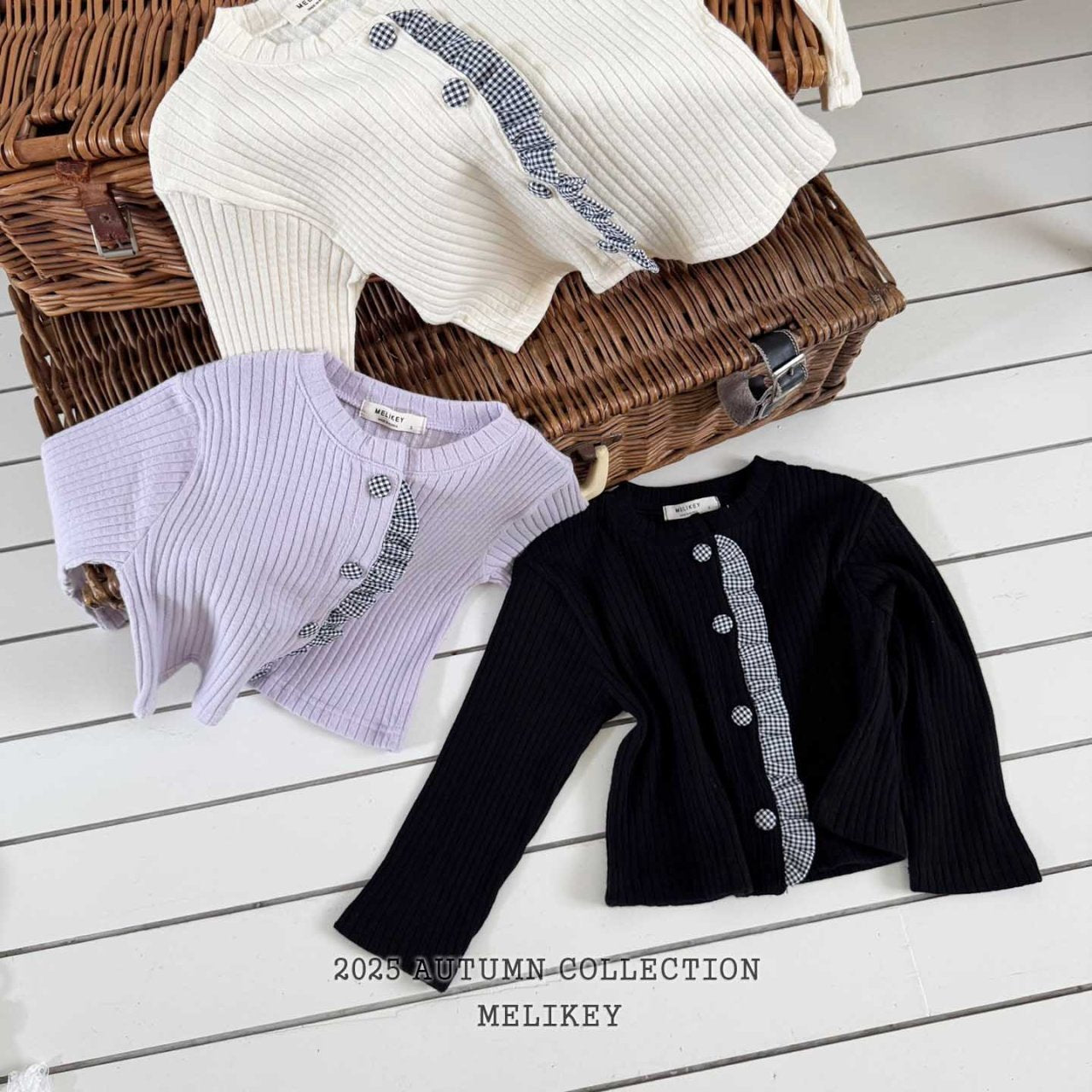 Point button cardigan